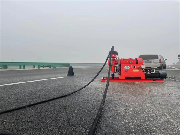 九原马路路基路面开裂下沉注浆加固灌浆